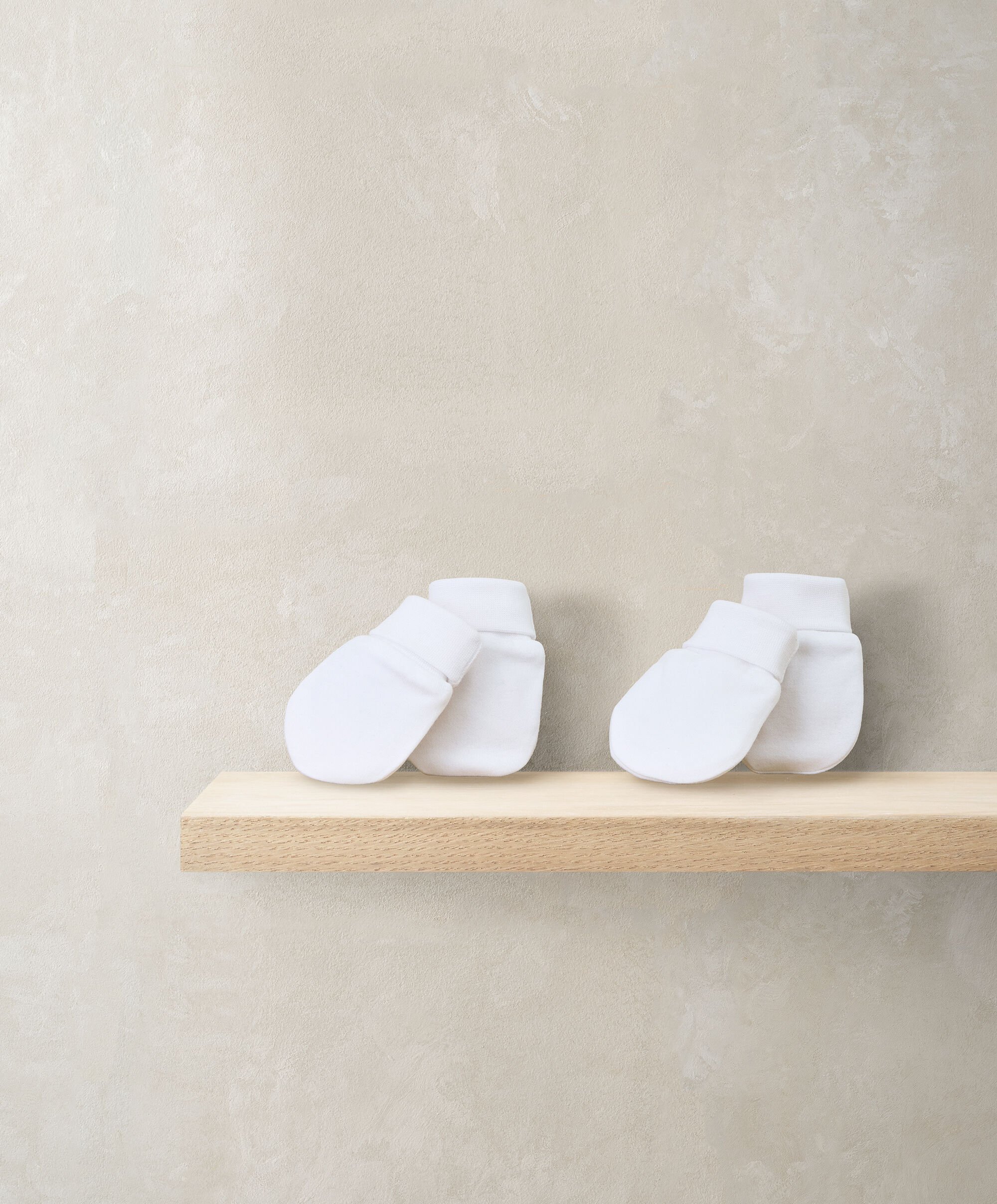 Baby Girl Gift Box - 6 Piece Set with My First Eid All in One image number 6